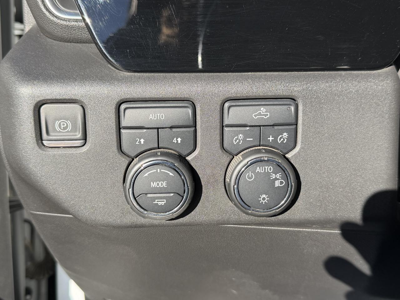 Chevrolet Silverado 1500 4WD Crew Cab 157" LT 2023