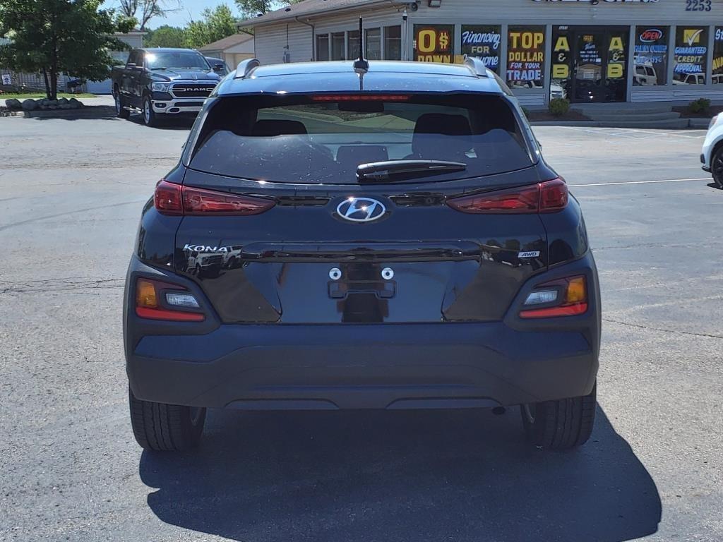 Hyundai Kona  2021