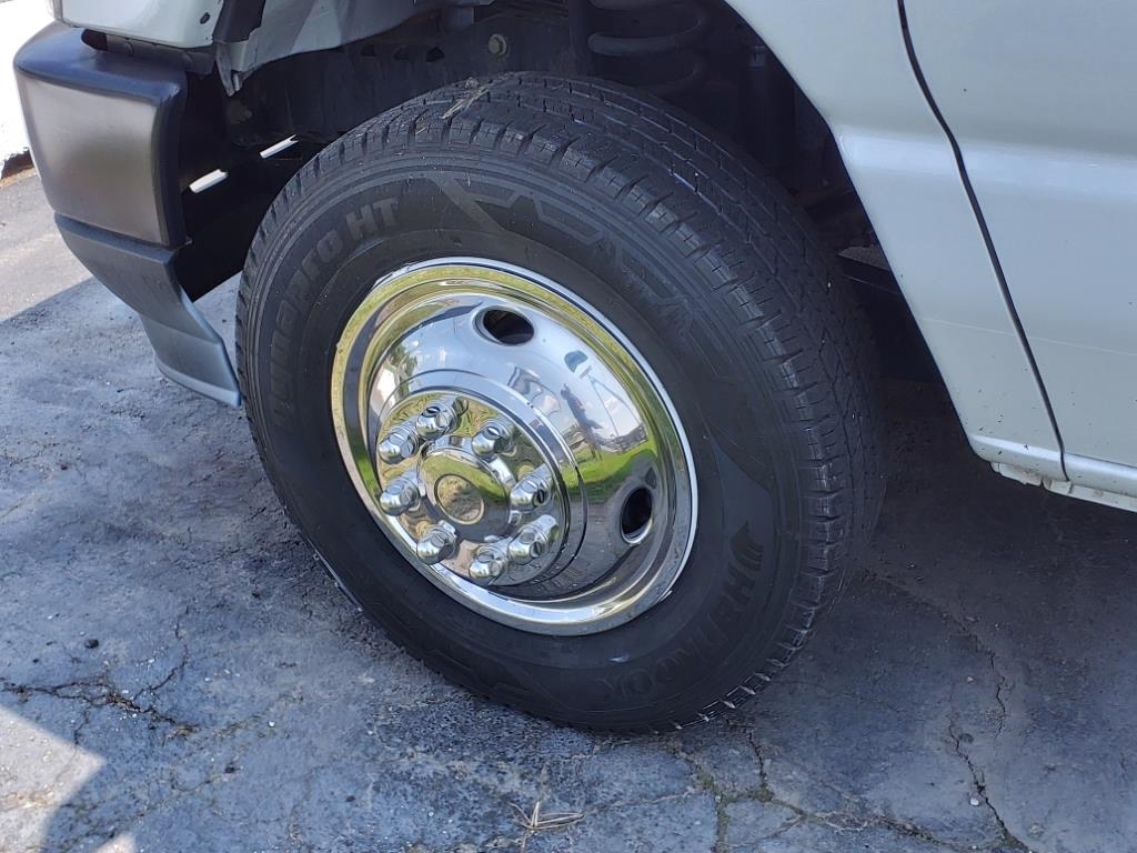 Ford E-Series Cutaway  2022