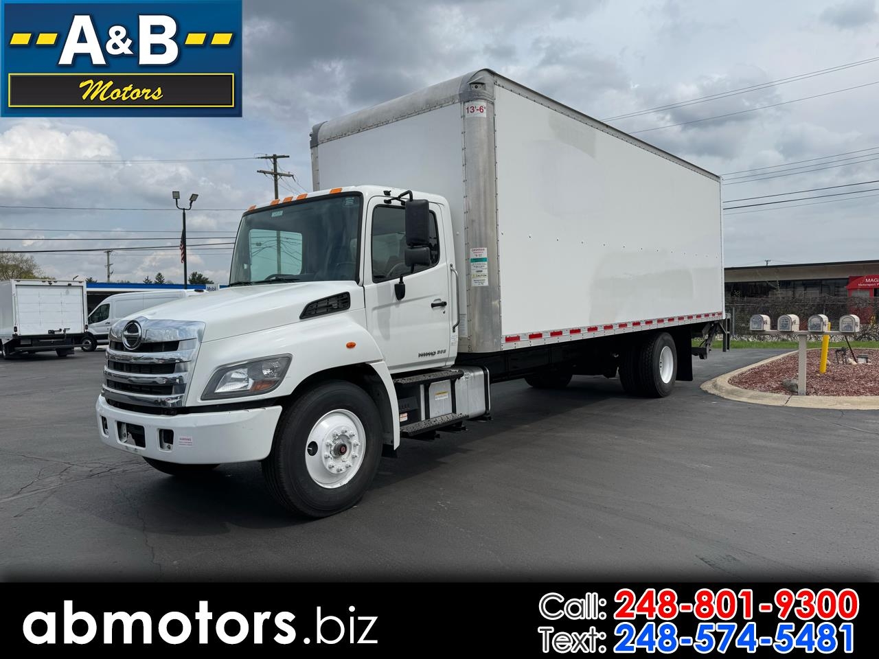 2019 Hino 268A 26 ft