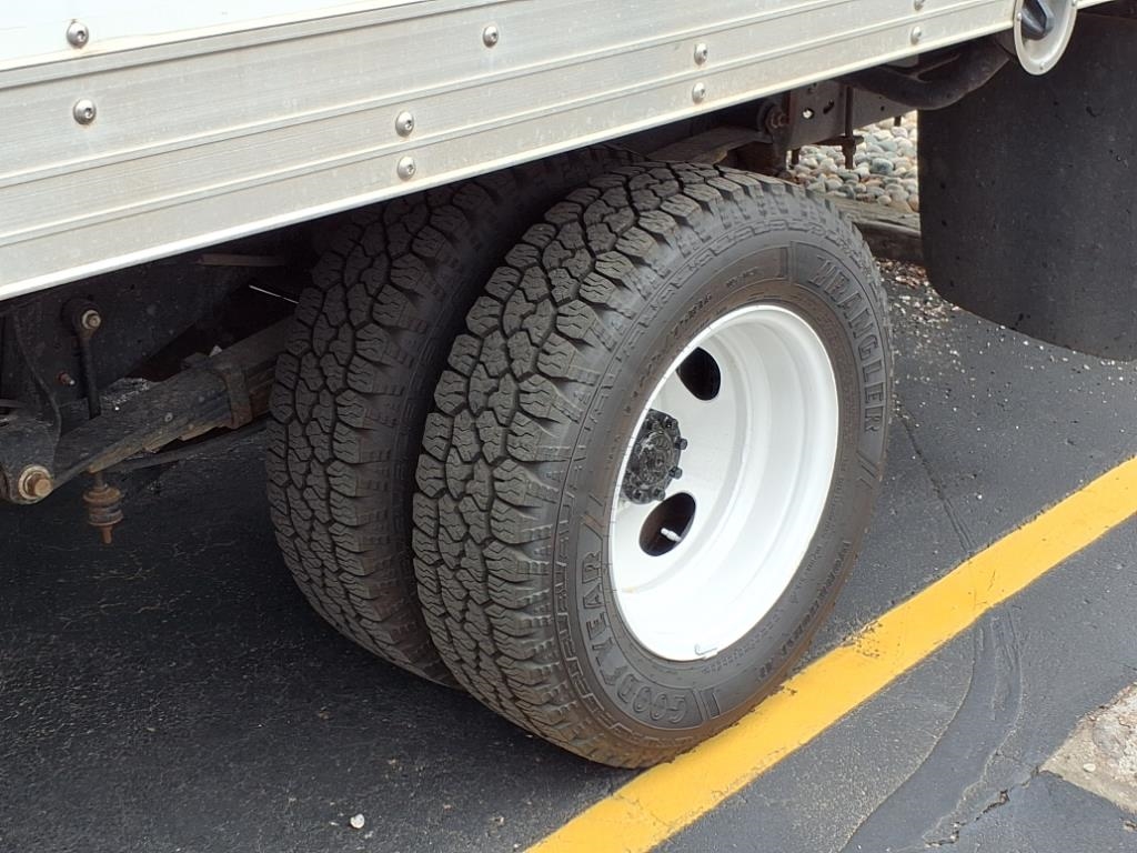 Ford E-Series Cutaway  2023