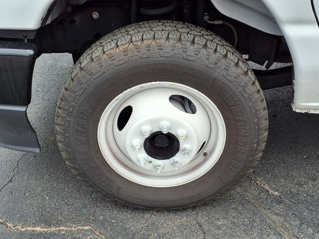 Ford E-Series Cutaway  2023