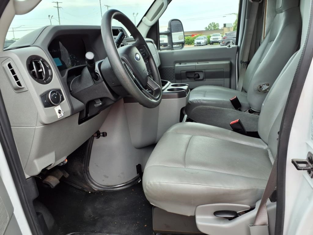 Ford E-Series Cutaway  2023