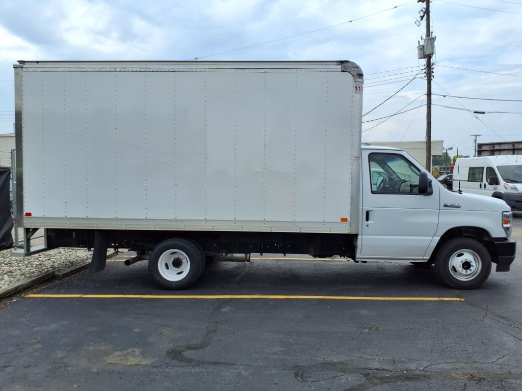 Ford E-Series Cutaway  2023