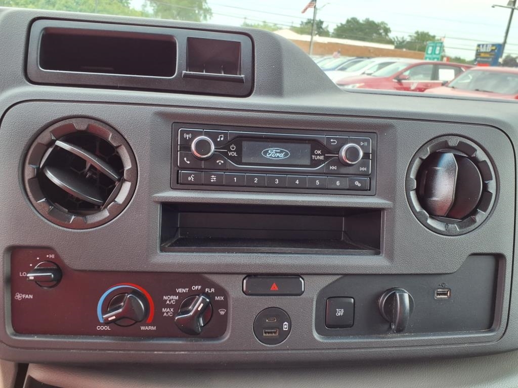 Ford E-Series Cutaway  2023