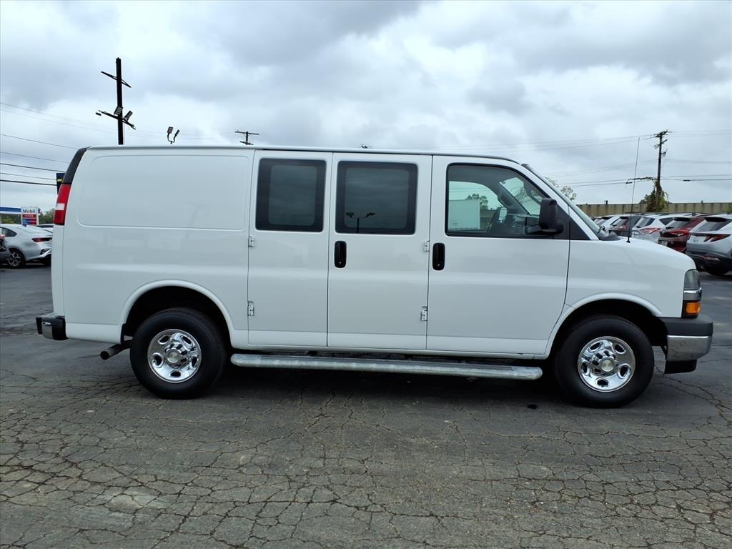 Chevrolet Express Cargo Van  2023