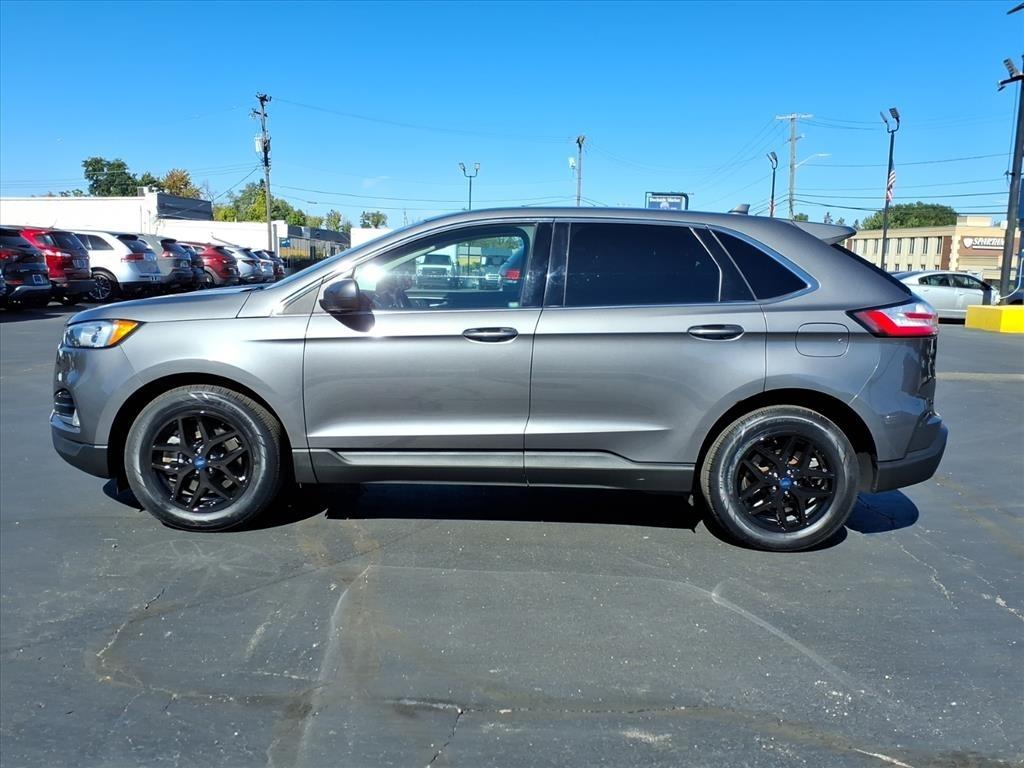 Ford Edge photo 2