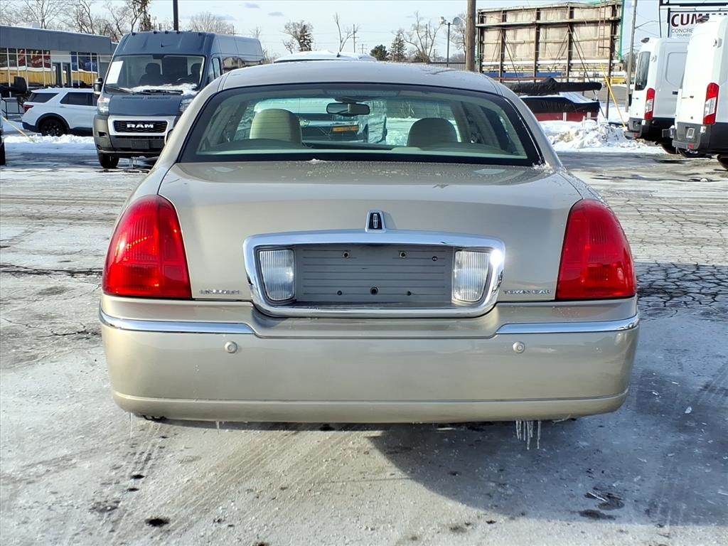 Lincoln Town Car  2005