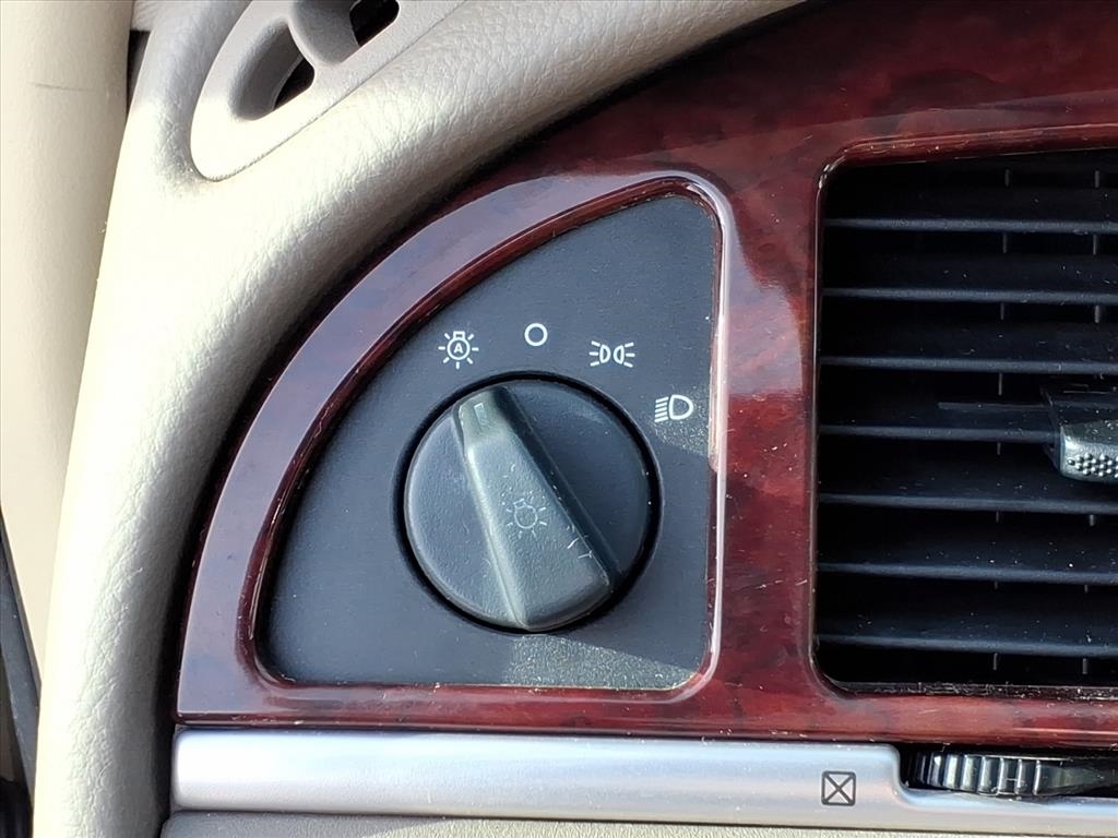 Lincoln Town Car  2005