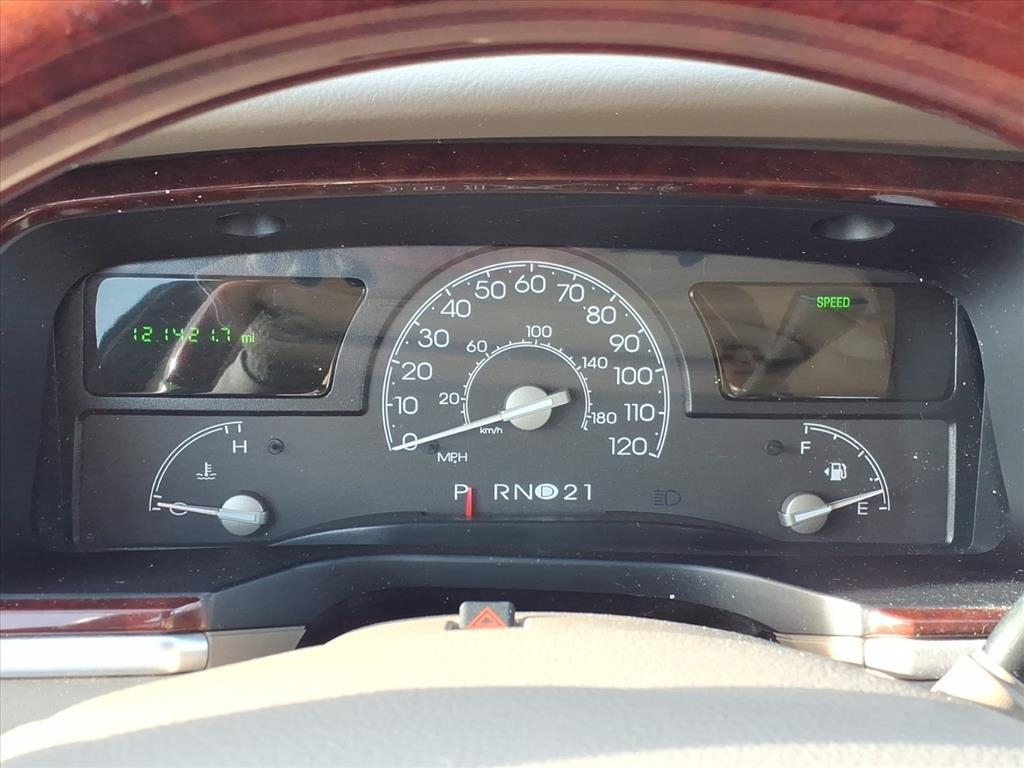 Lincoln Town Car  2005