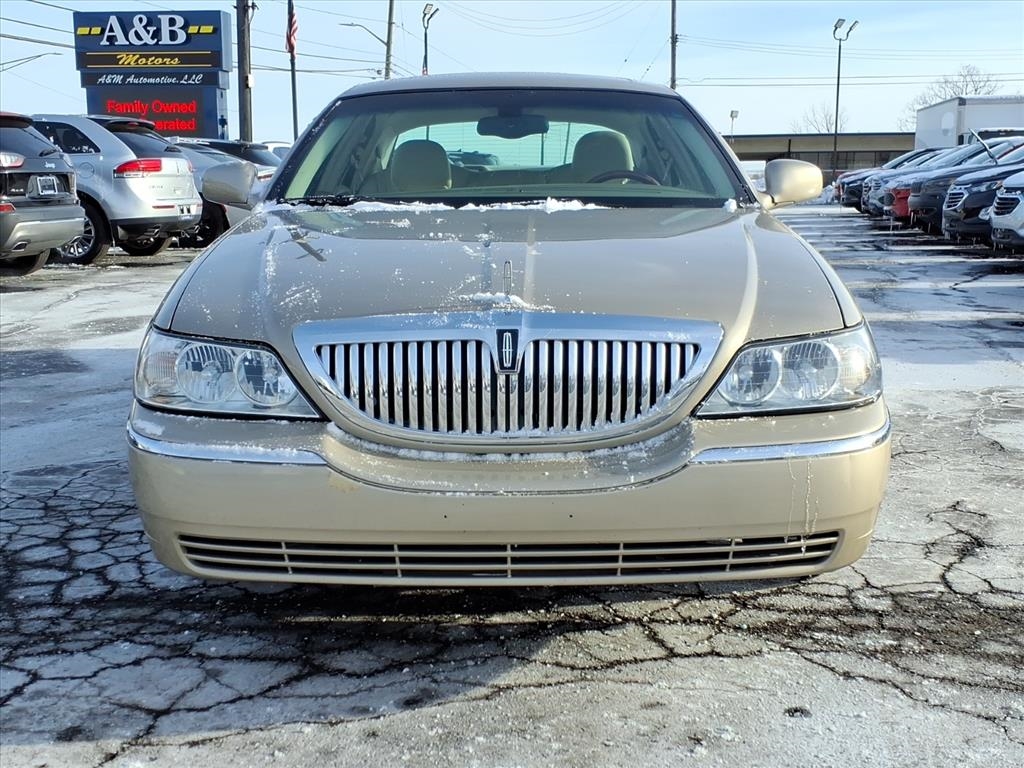 Lincoln Town Car  2005