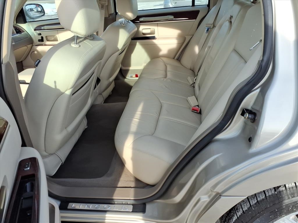 Lincoln Town Car  2005