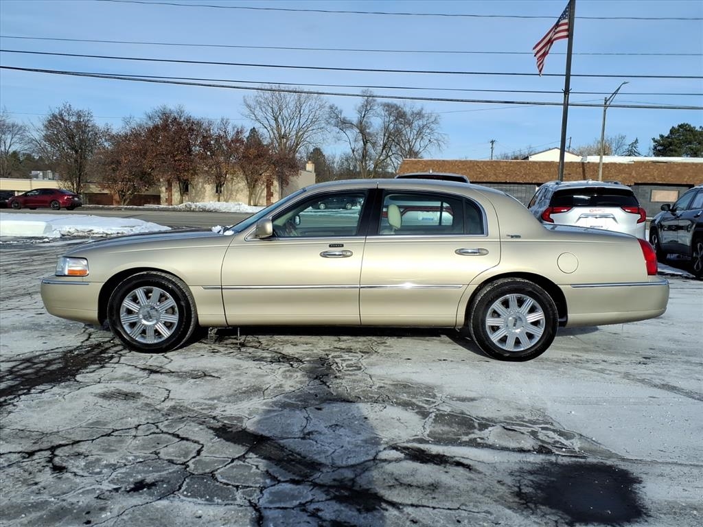 Lincoln Town Car  2005