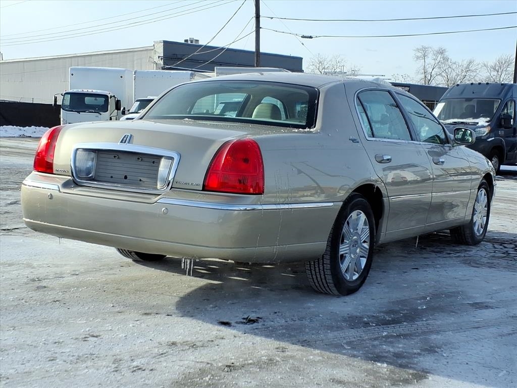Lincoln Town Car  2005