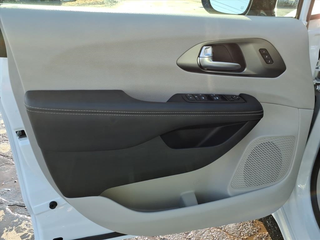 Chrysler Pacifica  2024