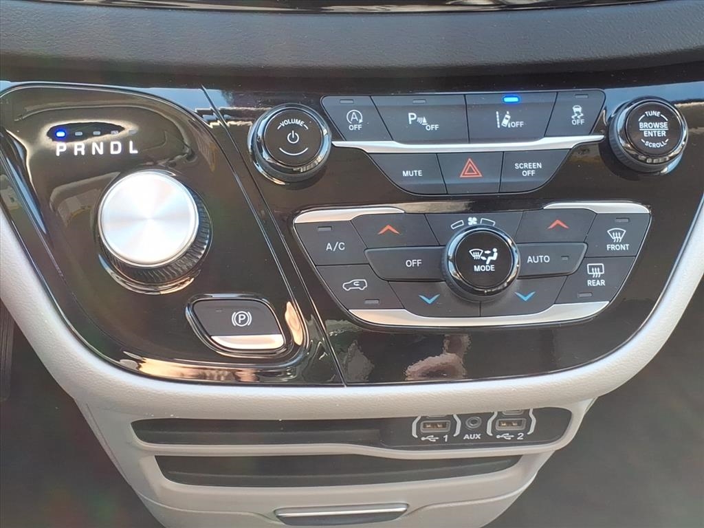 Chrysler Pacifica  2024