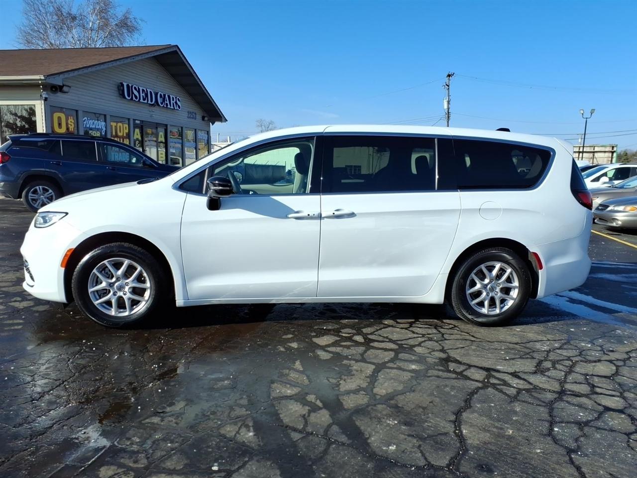 Chrysler Pacifica  2024