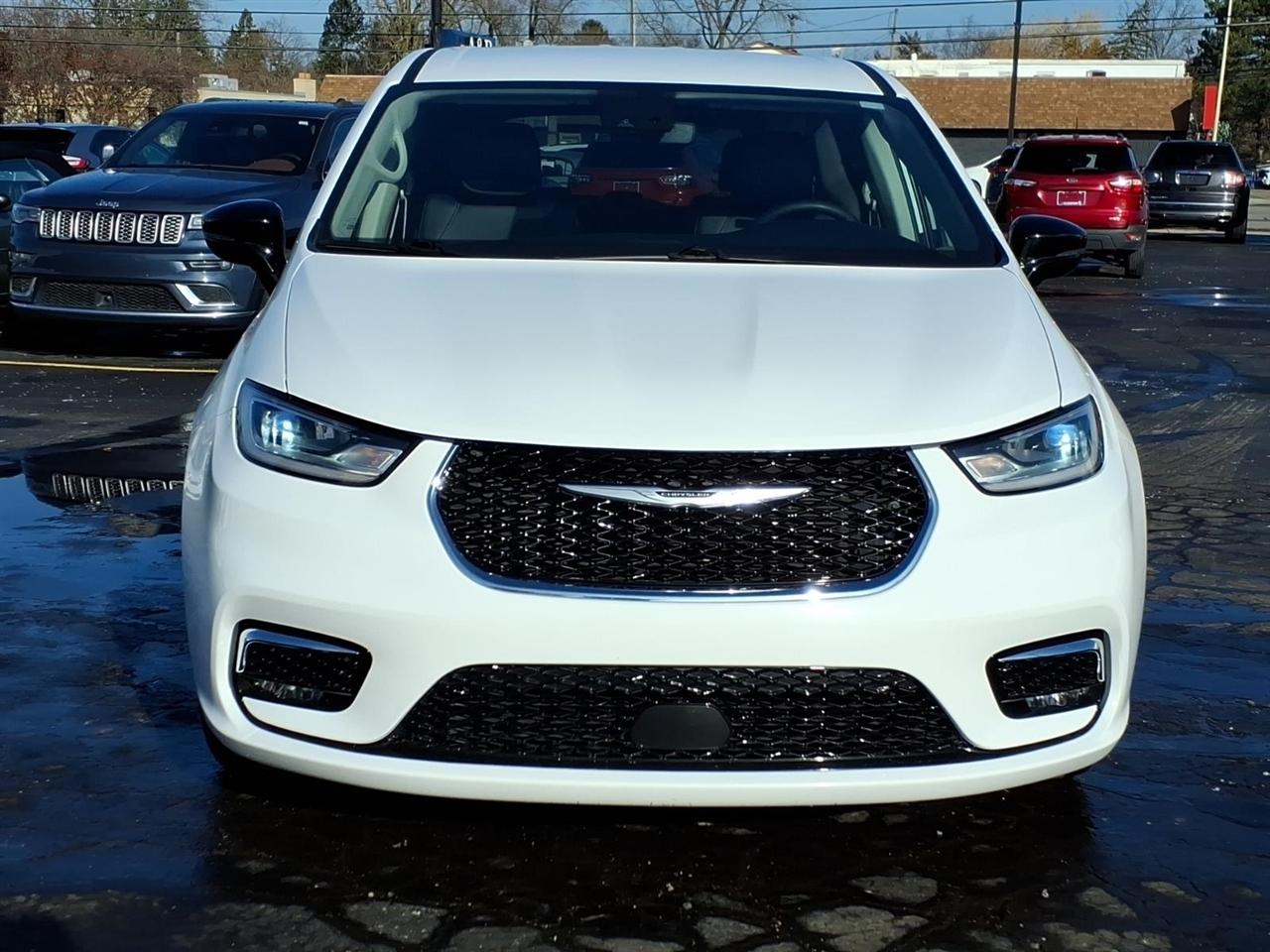 Chrysler Pacifica  2024