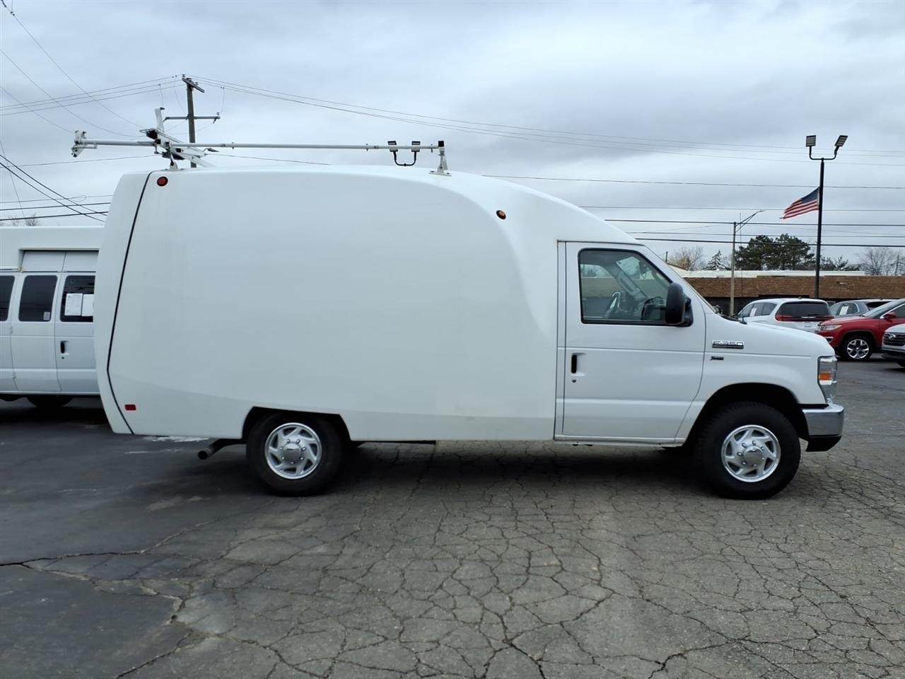 Ford Econoline Commercial Cutaway  2016