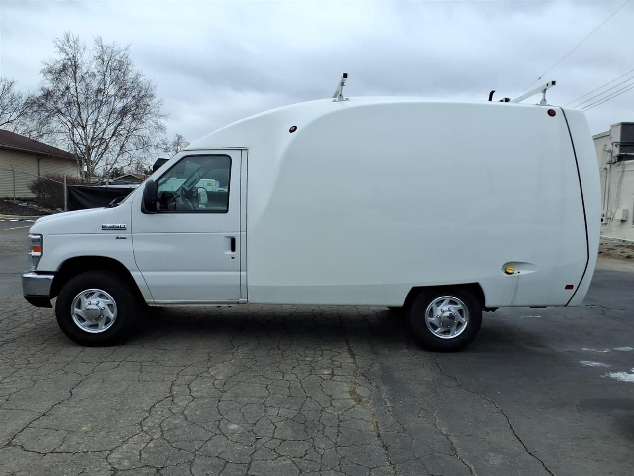 Ford Econoline Commercial Cutaway  2016