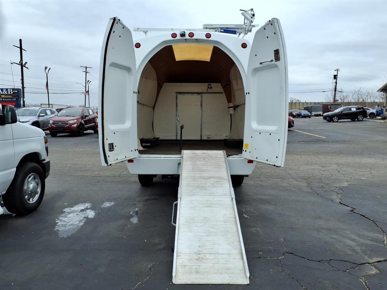 Ford Econoline Commercial Cutaway  2016