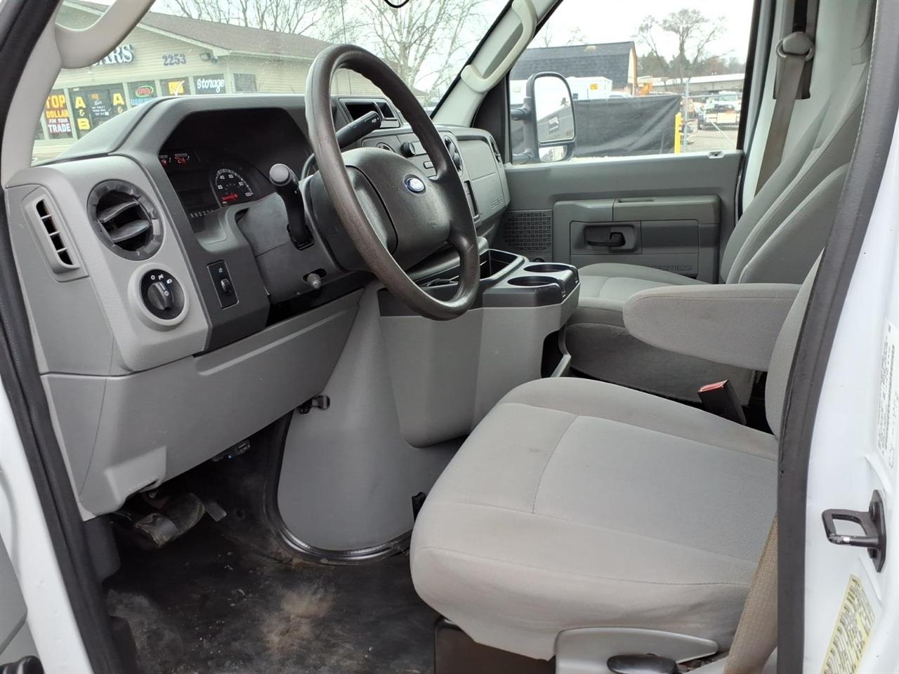 Ford Econoline Commercial Cutaway  2016