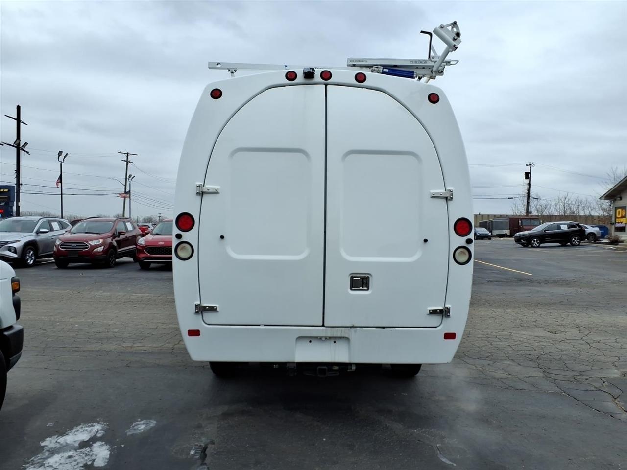 Ford Econoline Commercial Cutaway  2016