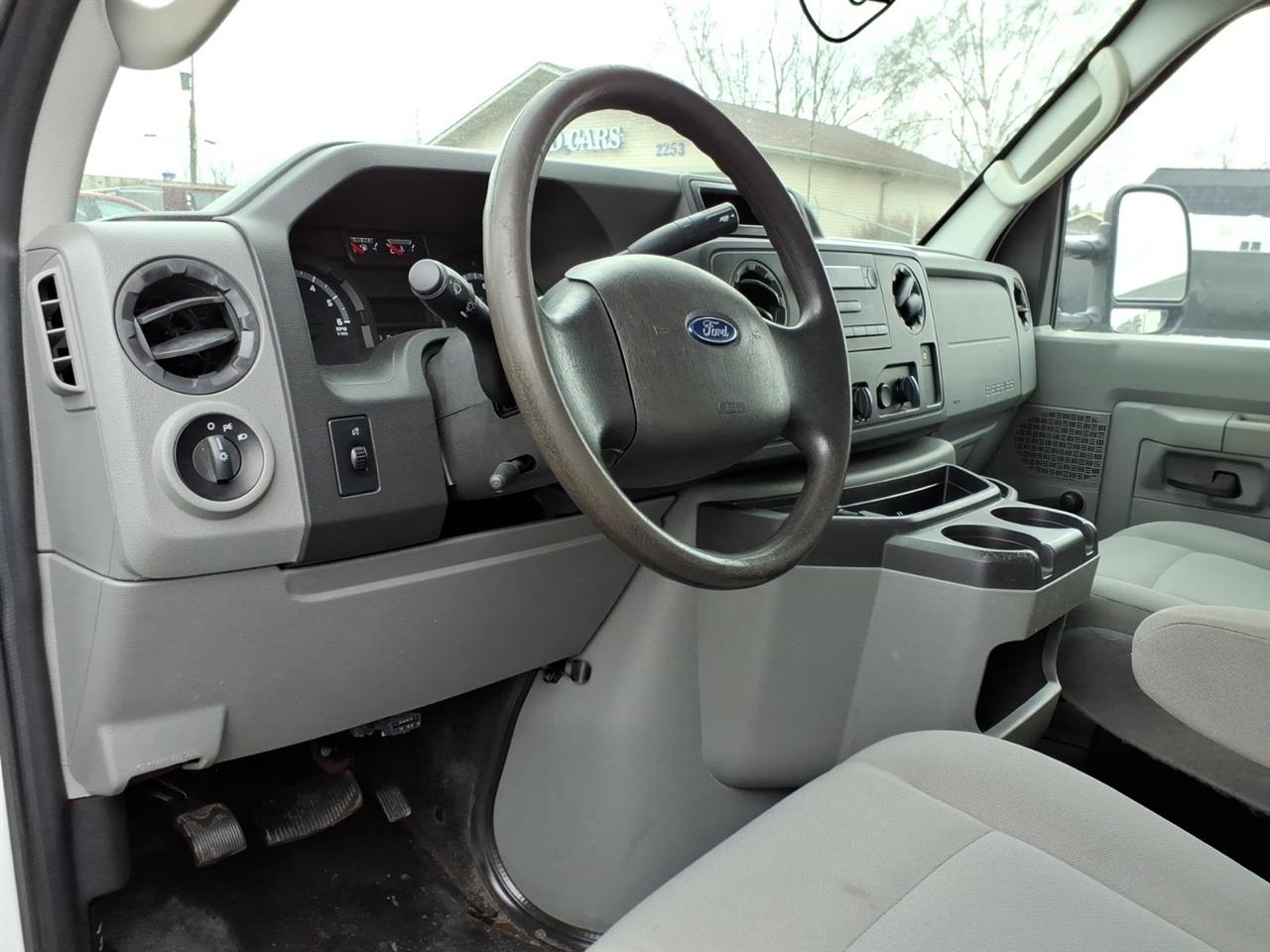 Ford Econoline Commercial Cutaway  2016