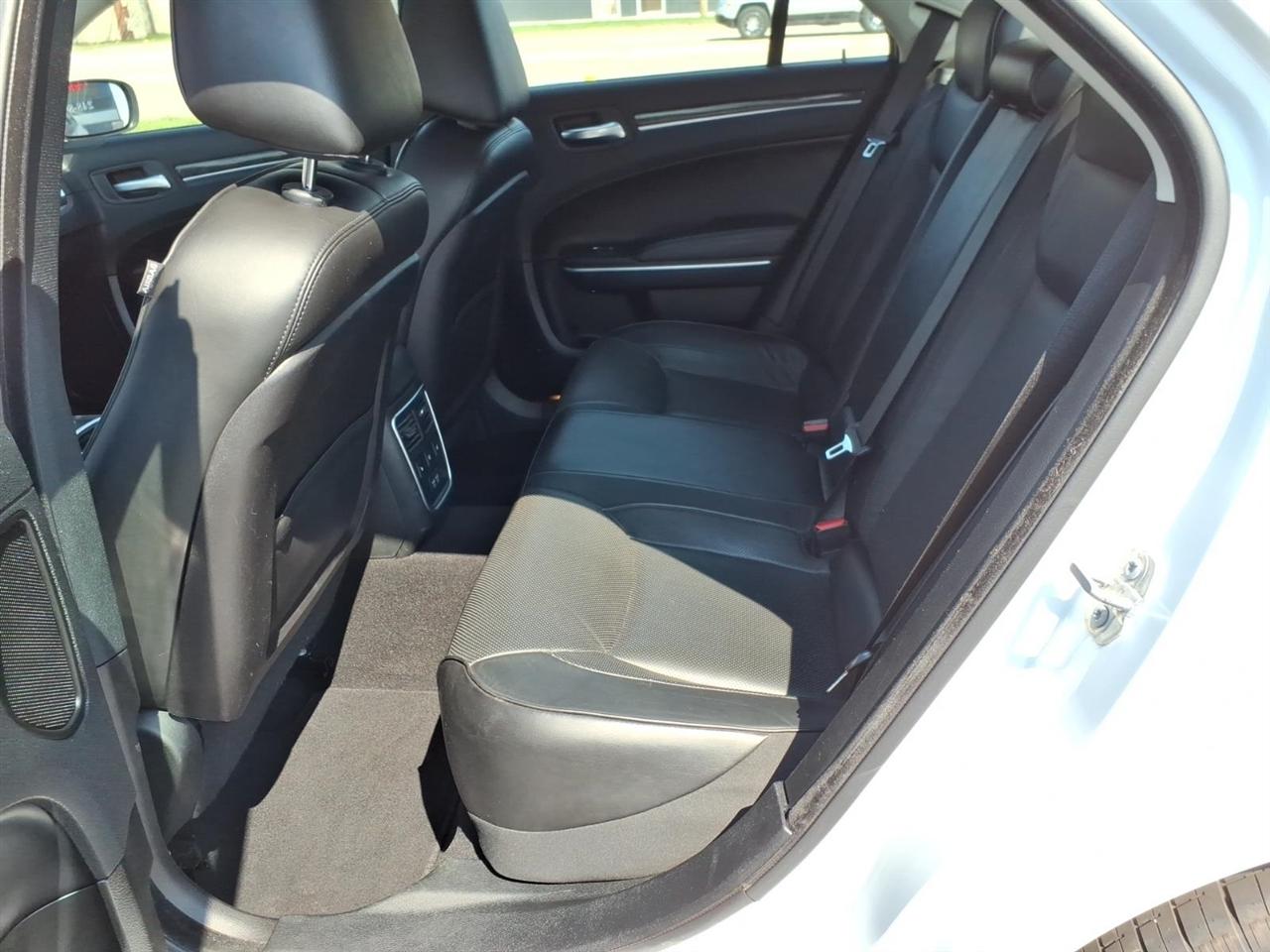 Chrysler 300  2023