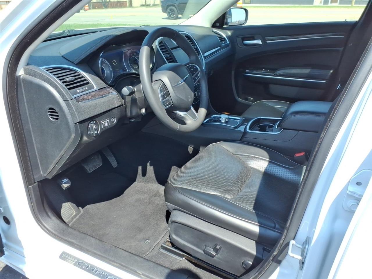 Chrysler 300  2023