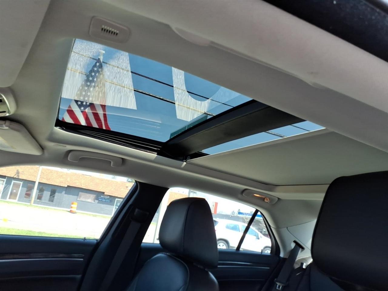 Chrysler 300  2023