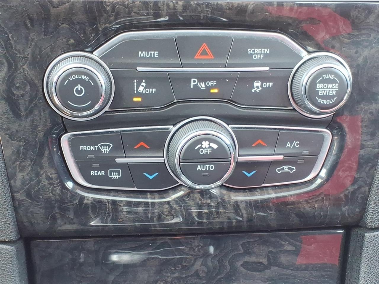 Chrysler 300  2023