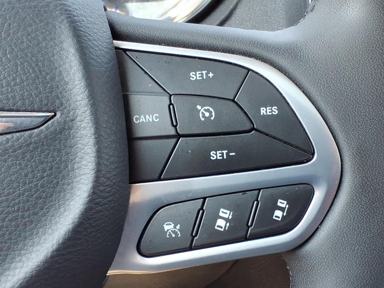 Chrysler 300  2023