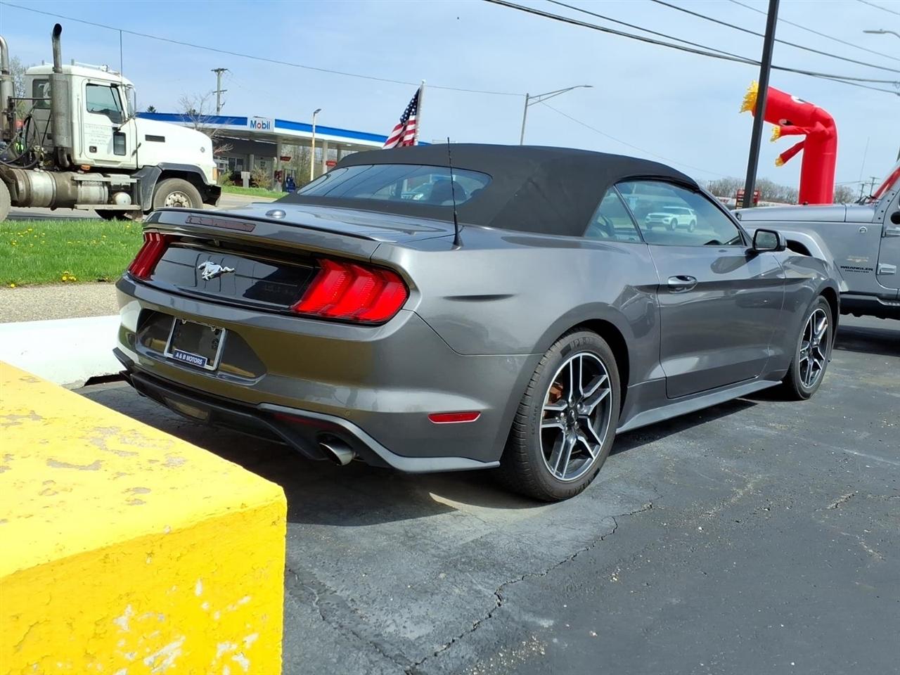 Ford Mustang  2023