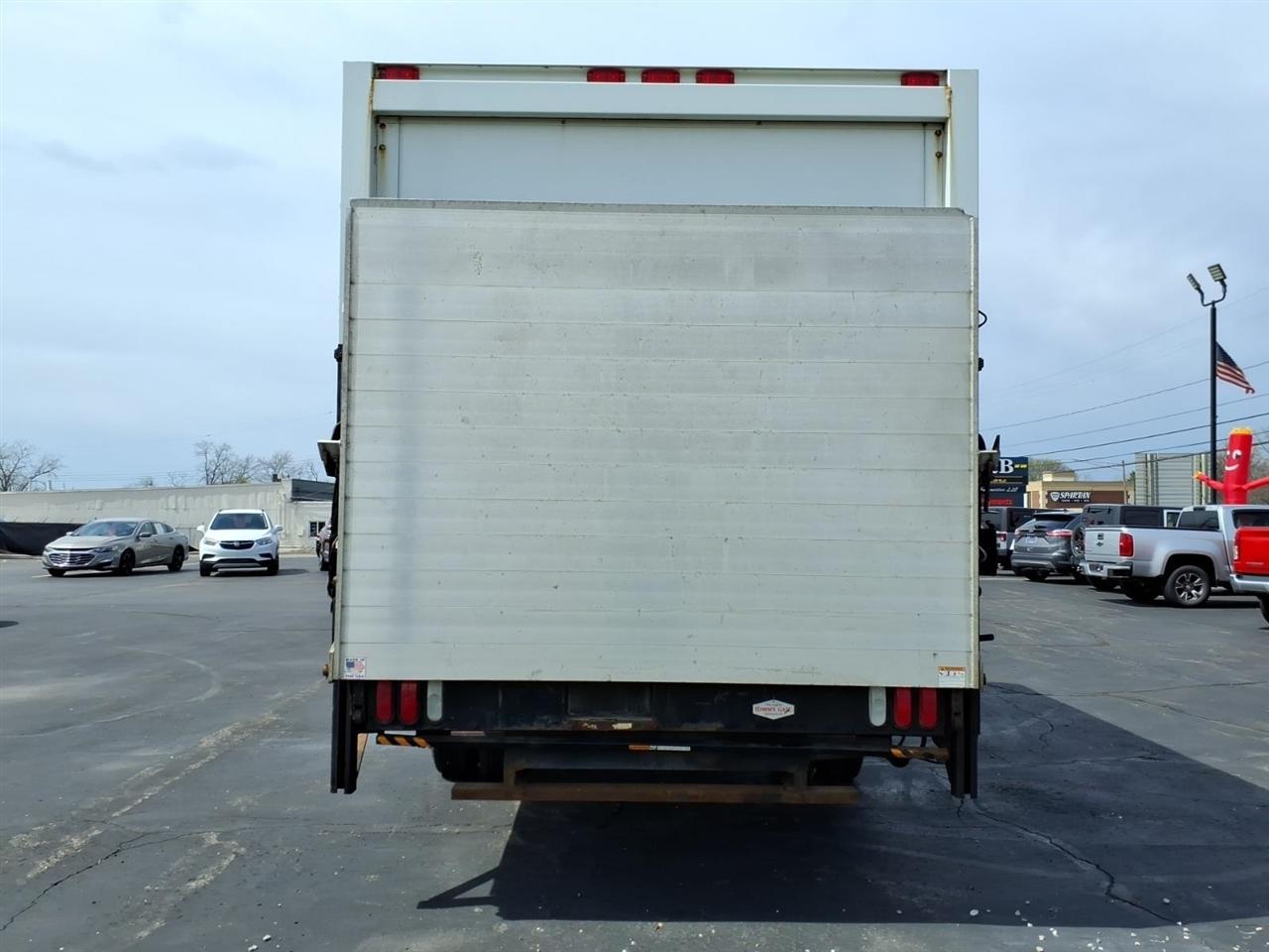 GMC Savana Commercial Cutaway  2017