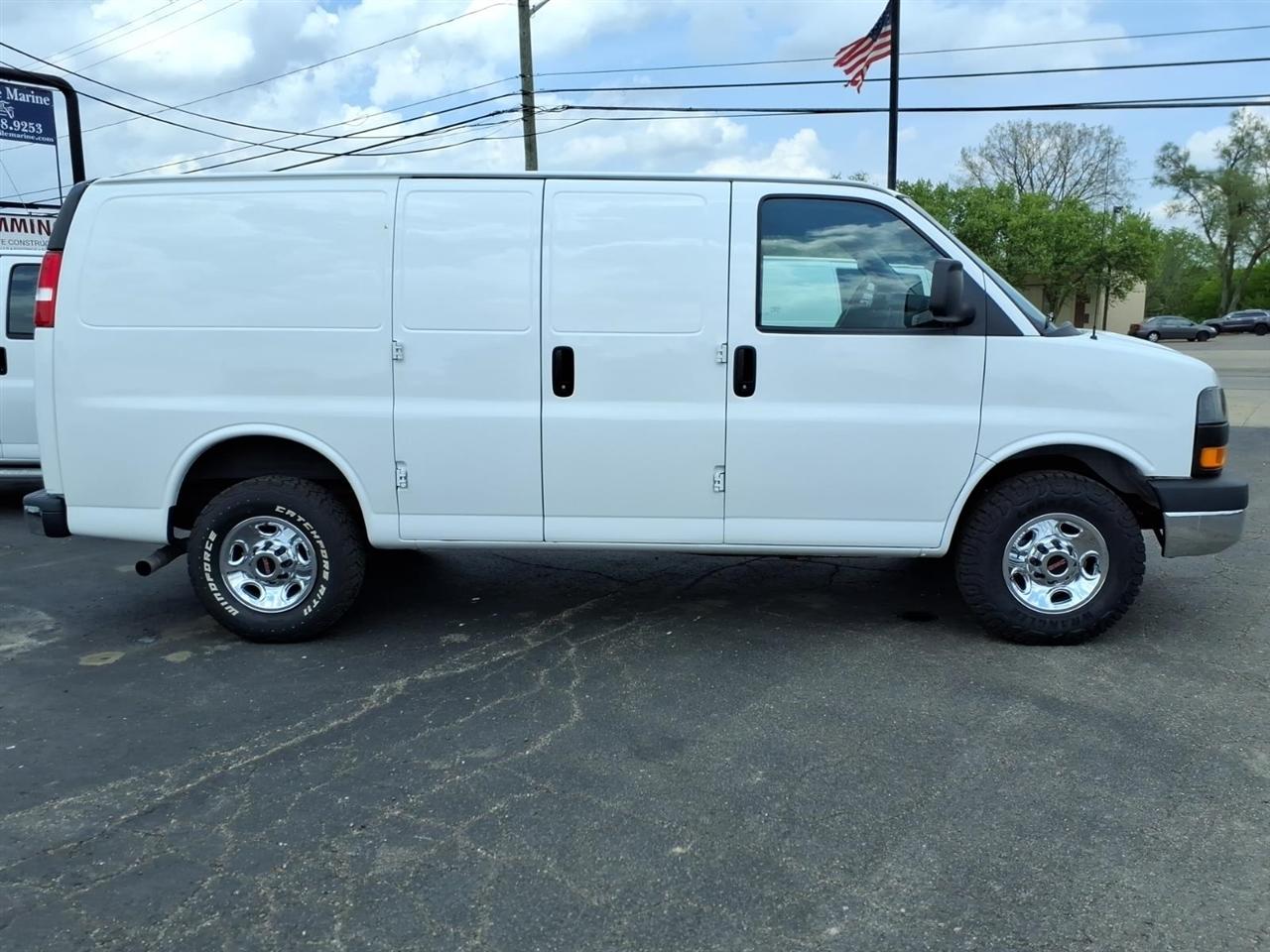 GMC Savana Cargo Van  2021
