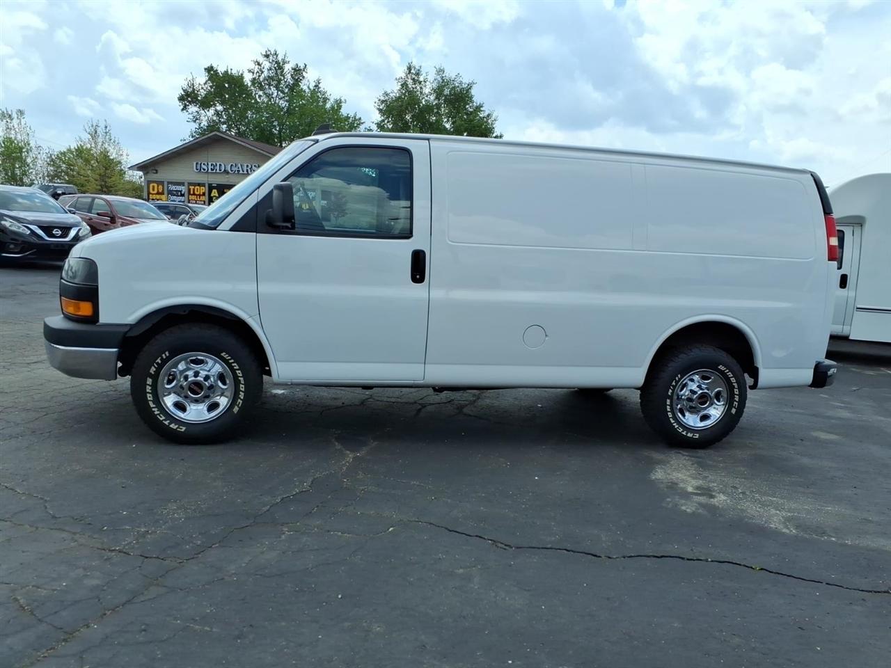 GMC Savana Cargo Van  2021