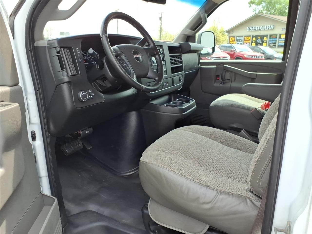 GMC Savana Cargo Van  2021