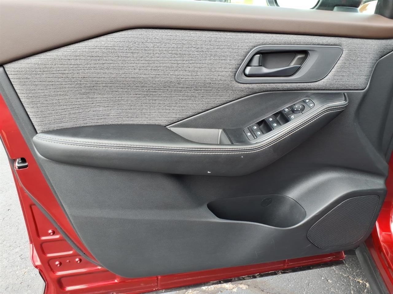 Nissan Rogue  2021