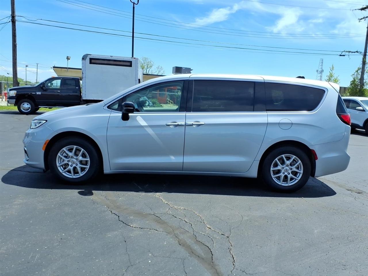 Chrysler Pacifica  2024