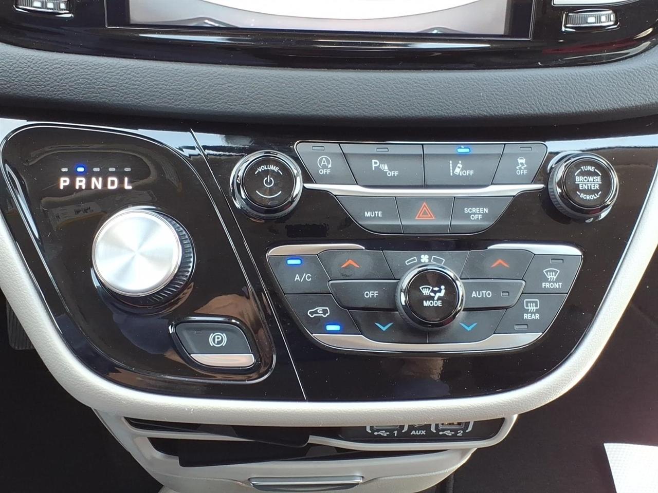 Chrysler Pacifica  2024
