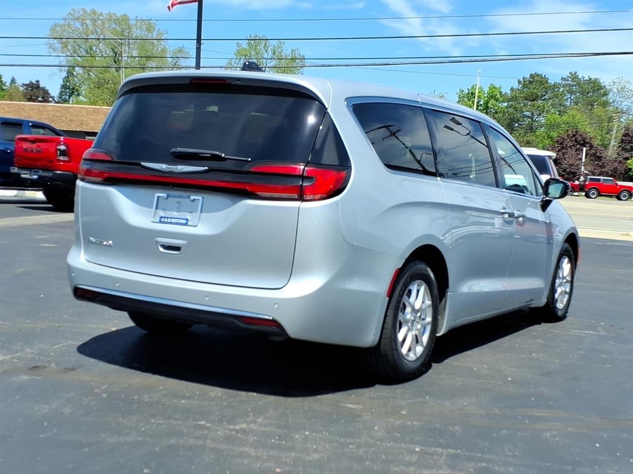 Chrysler Pacifica  2024