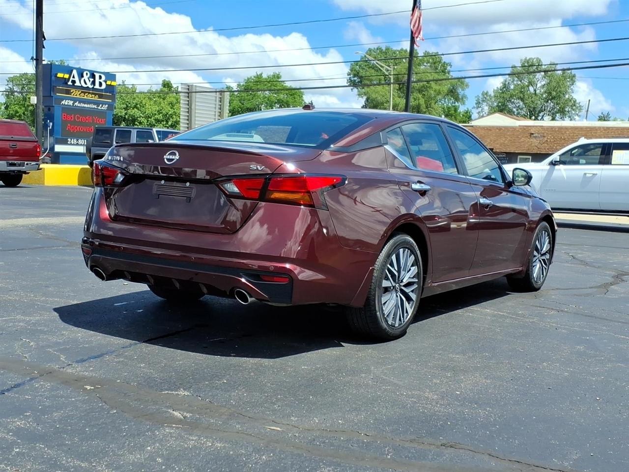 Nissan Altima  2024