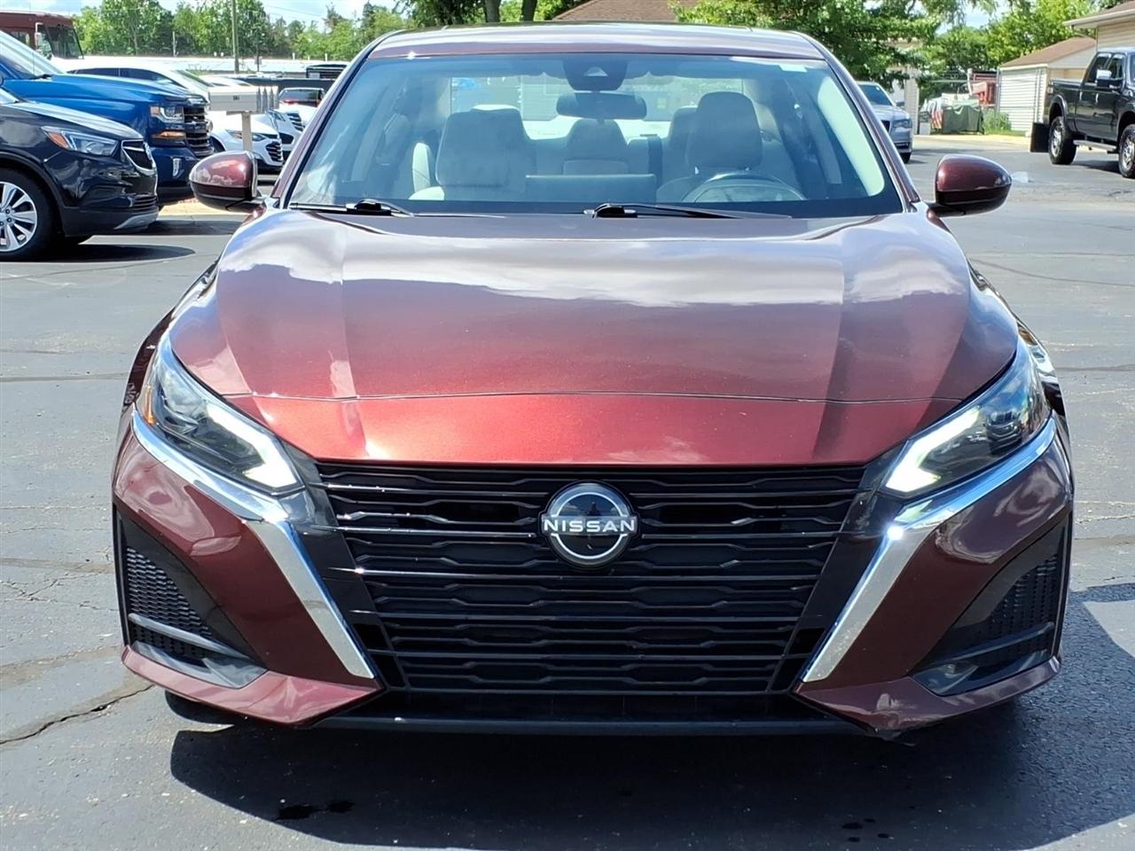 Nissan Altima  2024