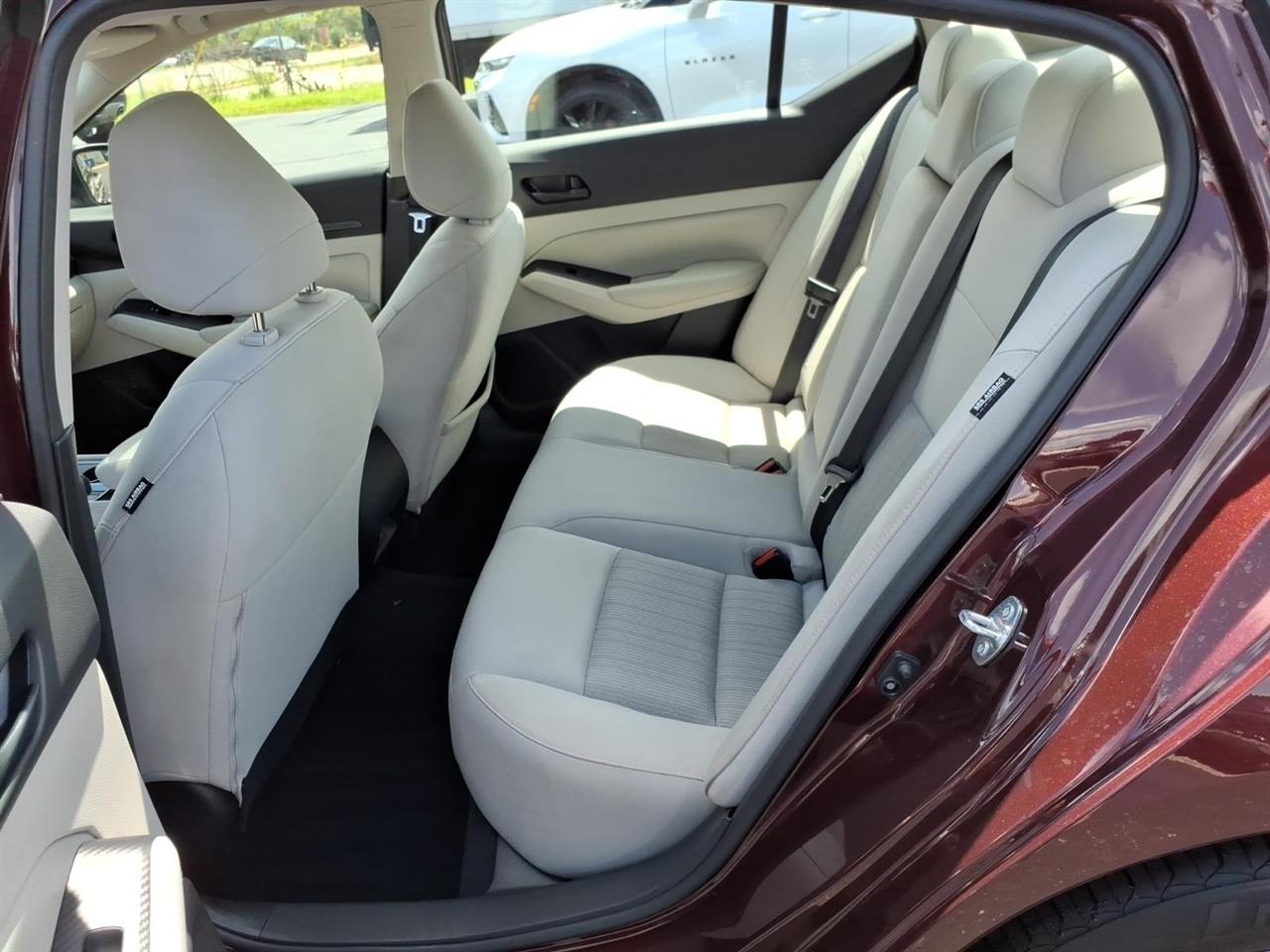 Nissan Altima  2024