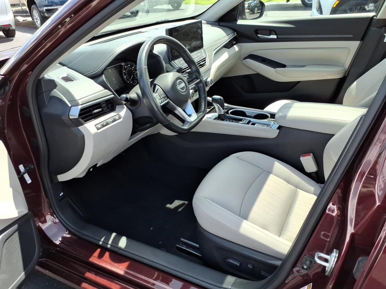 Nissan Altima  2024