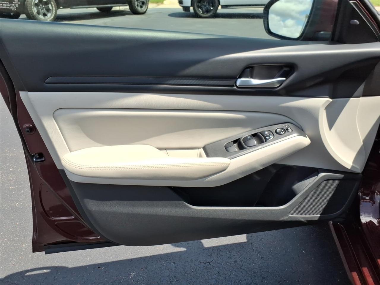 Nissan Altima  2024