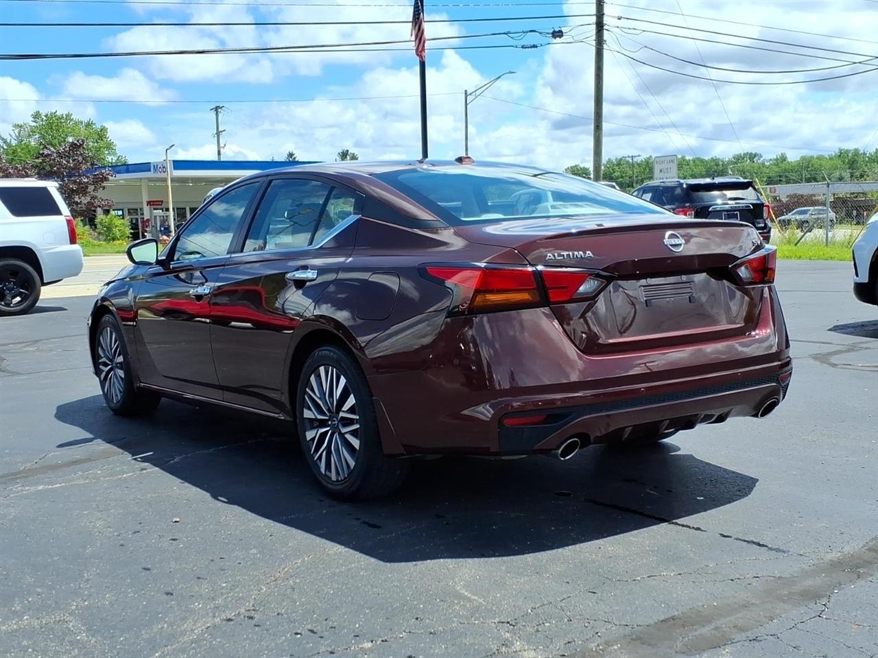 Nissan Altima  2024