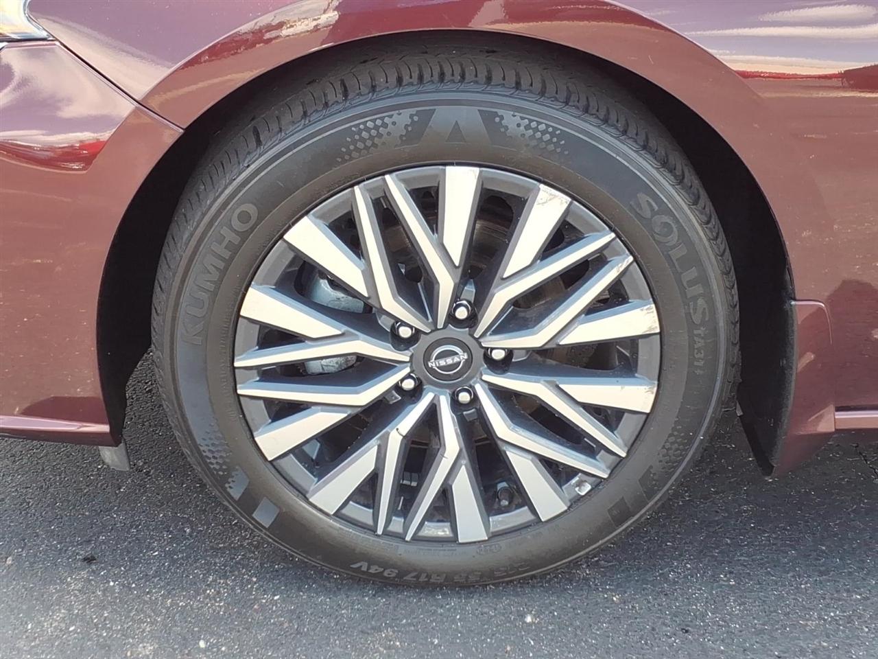 Nissan Altima  2024