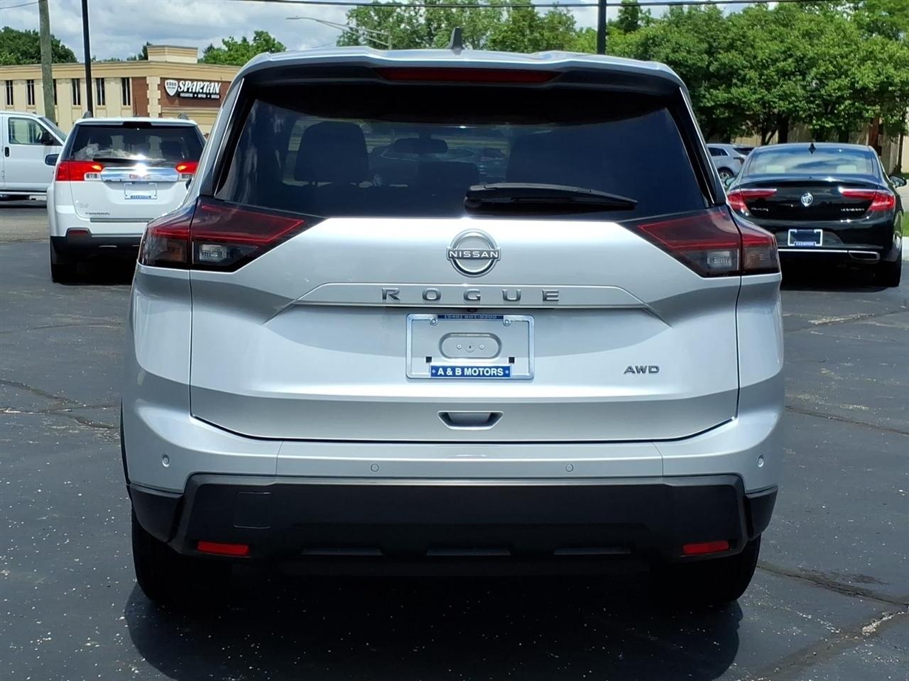 Nissan Rogue  2024